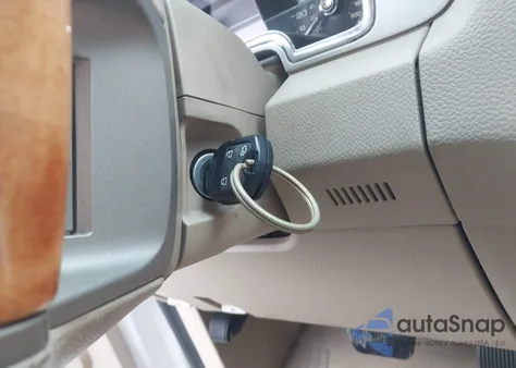 2010 Lincoln Navigator from USA, damaged, VIN 5LMJJ2J59AEJ06709